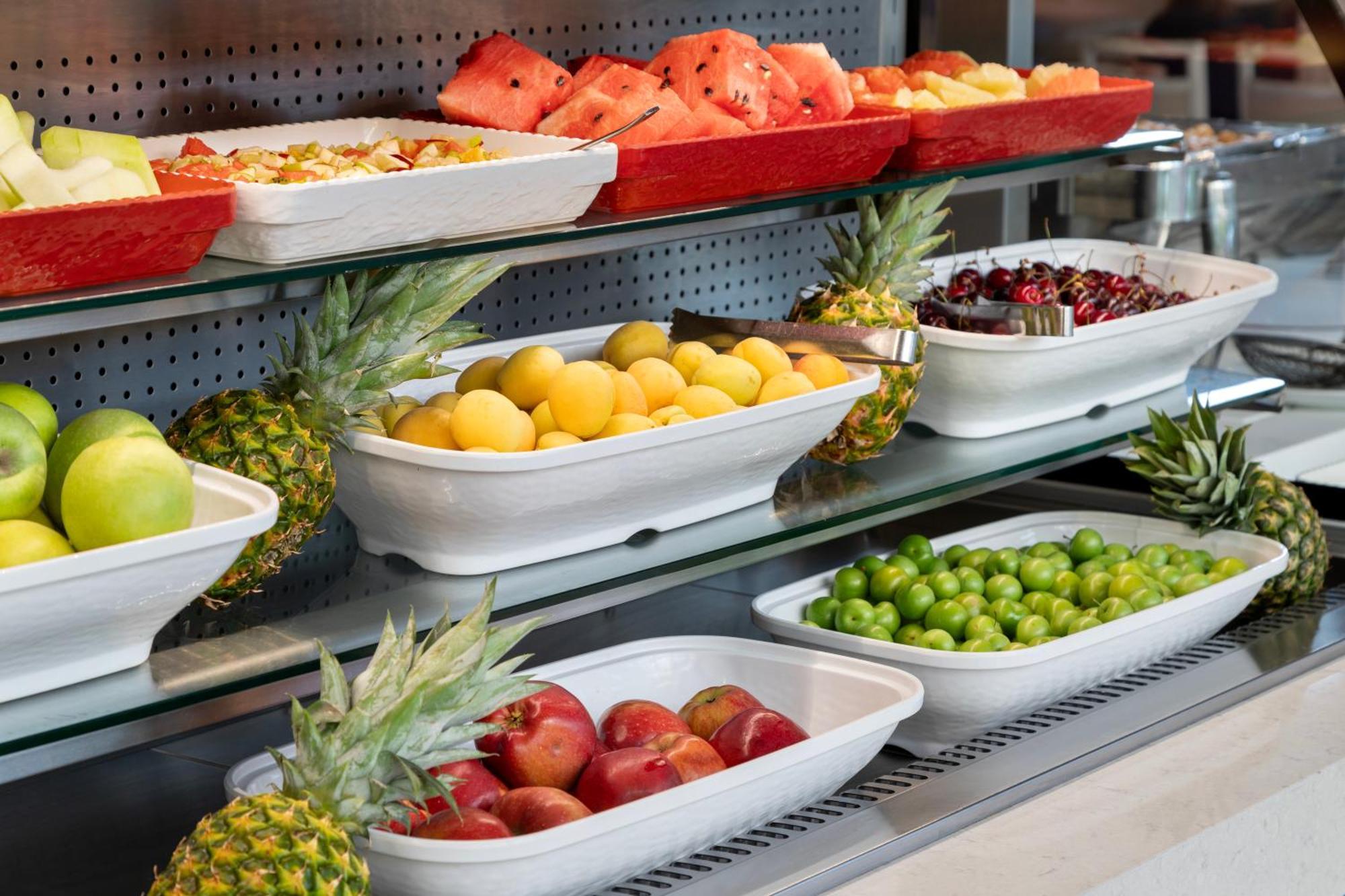 Ramada Plaza Antalya Hotel Bagian luar foto Fruit salad