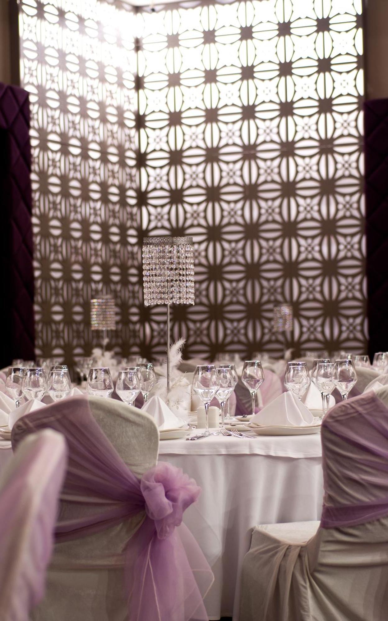 Ramada Plaza Antalya Hotel Bagian luar foto The ballroom at the hotel