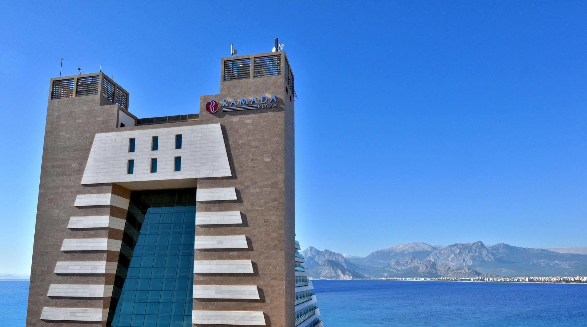 Ramada Plaza Antalya Hotel Bagian luar foto The hotel
